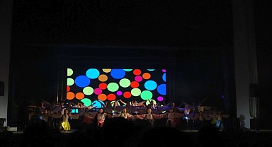 Dans Ritim Topluluğu, bir kez daha sahneyi aydınlattı