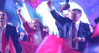 Mutlu’dan zafer konuşması: İktidara giden CHP’nin ayak sesleri!