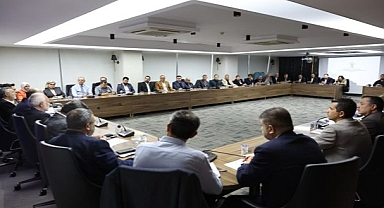 AK Parti İzmir’de, yerel yönetimler zirvesi!