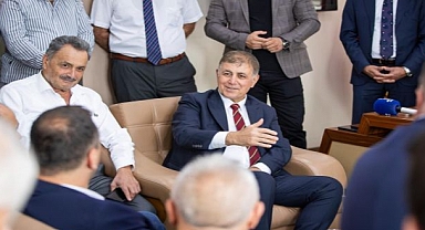 Başkan Tugay Ayakkabıcılar Sitesi Esnafını Ziyaret Etti