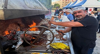 Cağ Kebabı Ateşi İzmir’i Sardı