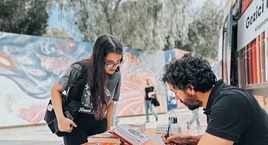 Gezici Kütüphane, Ege Üniversitesi Metro durağında