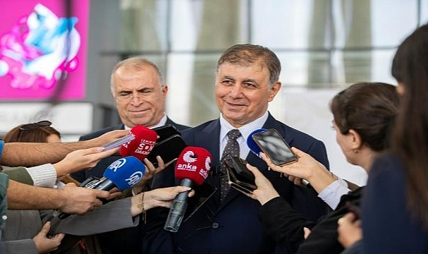 “İzmir’in sorunlarını çözen belediye başkanı olarak hatırlanmayı diliyorum”