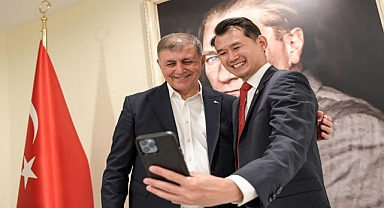 İzmir’in Yaşlı Dostu Şehir unvanı tescillendi