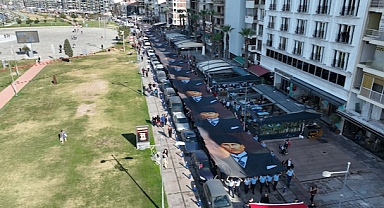 İzmir Ata'sına yürüdü