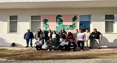 İzmir'de gençlere belediye çalışmaları hakkında eğitim