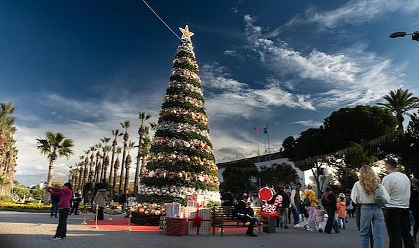 İzmir, yeni yılı rengarenk bir festivalle karşılıyor