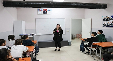 Çocuklara ders desteği, yetişkinlere mesleki gelişim fırsatı 