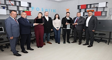Okul-sanayi iş birliğiyle okullara bilgisayar bağışı yapılıyor
