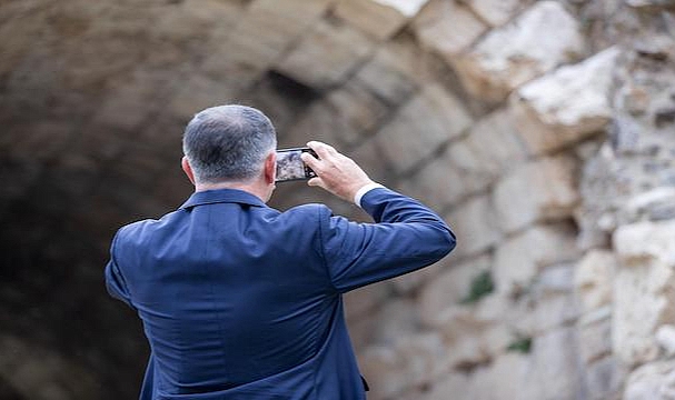 Smyrna Tiyatrosu Gün Yüzüne Çıkıyor