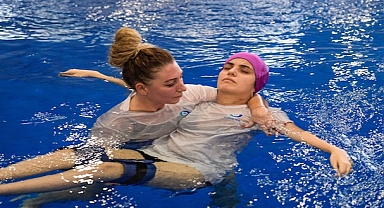 Suyun iyileştirici gücüyle engeller aşılıyor