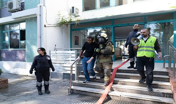 Büyükşehir’den çalışanlara kapsamlı afet tatbikatı