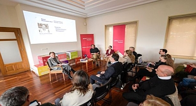 Kent konuşuyor, İzmir dinliyor