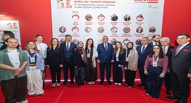 Doğal taşın kalbi İzmir’de atıyor