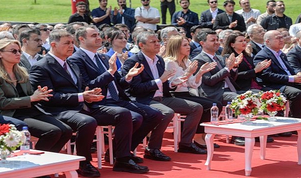 Başkan Tugay’dan Bayraklı’ya müjdeler