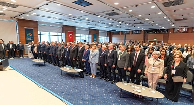 Başkan Tugay Sağlıklı Kentler Forumu’nda konuştu: 