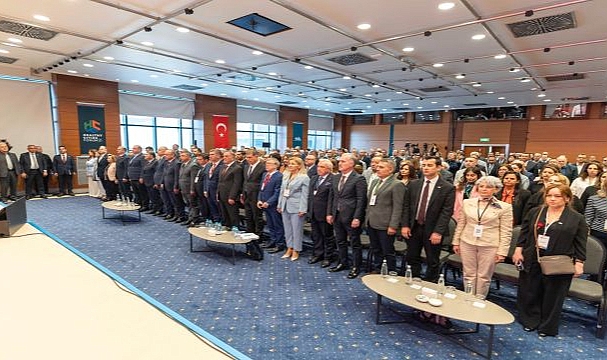 Başkan Tugay Sağlıklı Kentler Forumu’nda konuştu: