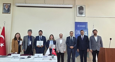 İzmir’de “Türk Dünyasında Ortak Türk Medyası: Sorunlar ve Çözüm Önerileri” Paneli Gerçekleştirildi
