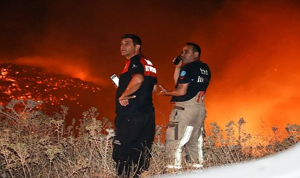 İzmir'in kuzeyinde orman yangını alarmı