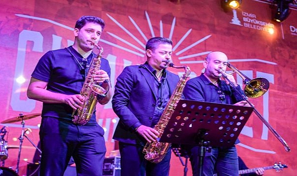 30 Ağustos coşkusu İzmir’in dört yanını saracak