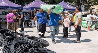 Büyükşehir’den domates ve çilek üreticisine iklim zırhı