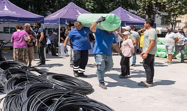 Büyükşehir’den domates ve çilek üreticisine iklim zırhı