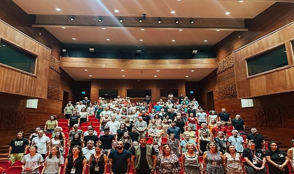 Gençlerin ortak hikâyesi sahneye taşındı
