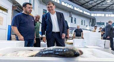 Başkan Tugay: Ekmeğini denizden çıkaranlara bereketli bir sezon diliyorum